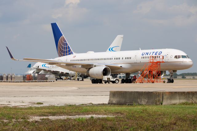 Boeing 757-200 (N19130) - United 757-200 sitting outside the hangar waiting for inspection.