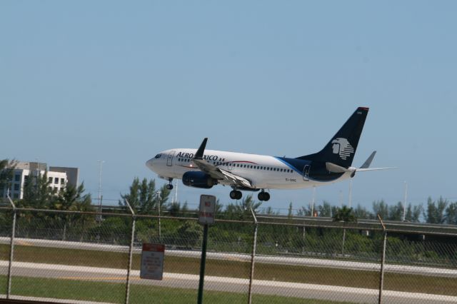 Boeing 737-700 (EI-DRE)