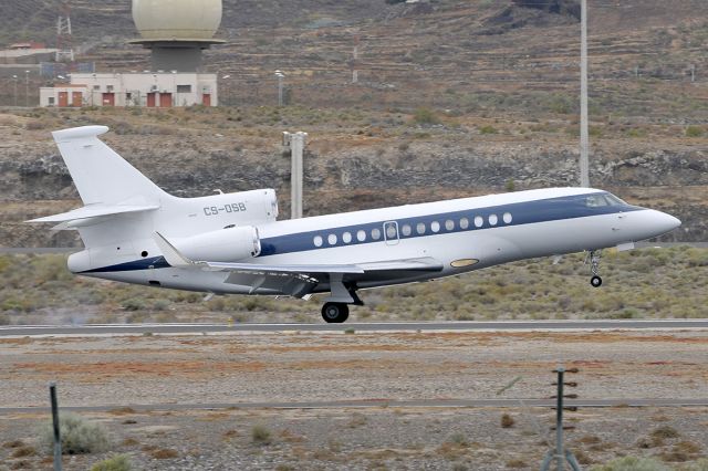 Dassault Falcon 7X (CS-DSB)