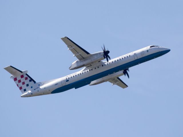 de Havilland Dash 8-300 (9A-CQC) - Departure runway 29.