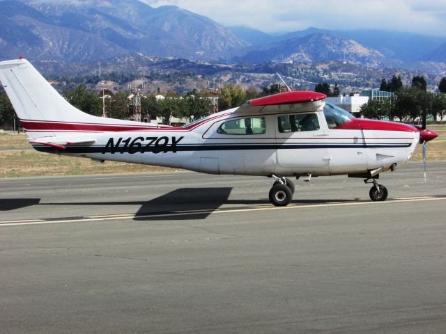 Cessna Centurion (N1679X) - Taxiing to display area