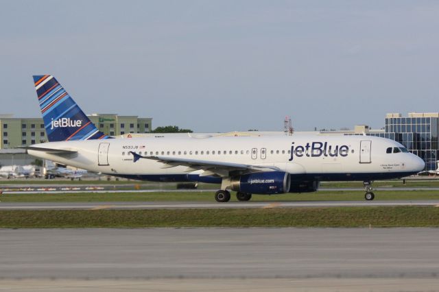 Airbus A320 (N593JB) - JetBlue Flight 348 (N593JB) taxis for departure at Sarasota-Bradenton International Airport