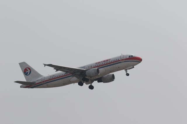 Airbus A320 (B-2415) - 16 April 2016: HKD-HGH.