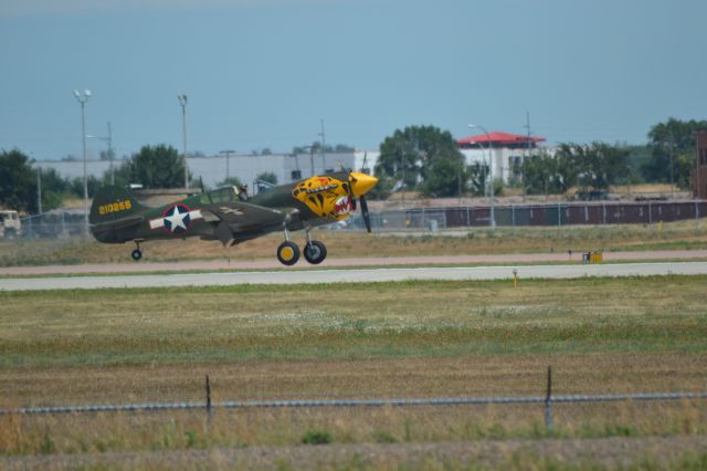 CURTISS Warhawk (N401WH) - Landing KFSD