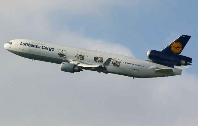 Boeing MD-11 (D-ALCC)
