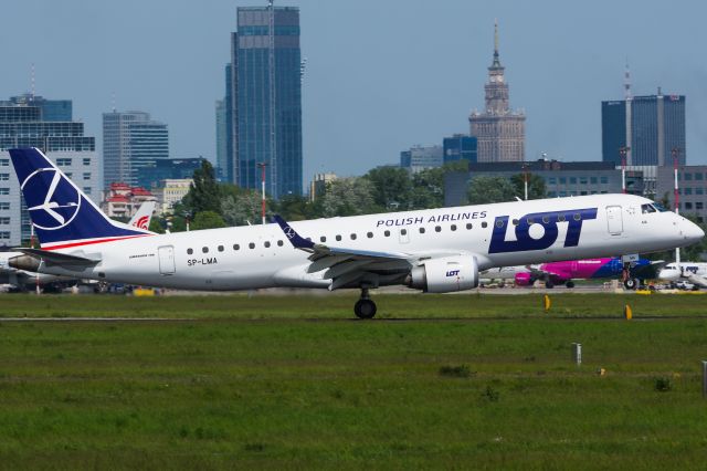 Embraer ERJ-190 (SP-LMA) - WAW SPOTTING