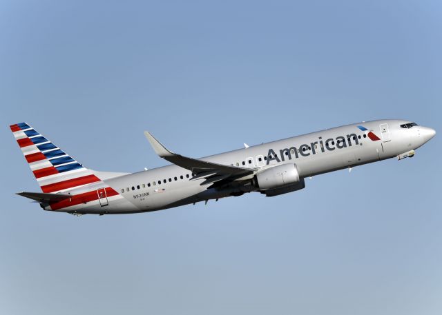 Boeing 737-800 (N926NN)