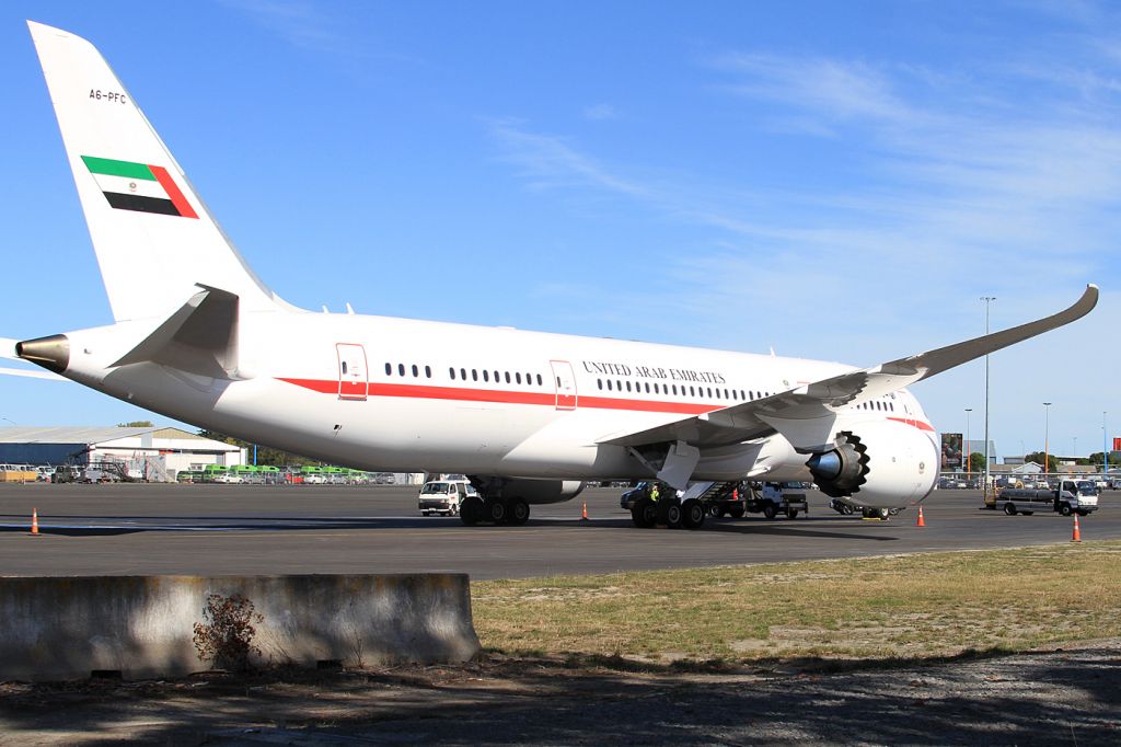 Boeing 787-8 (A6-PFC)