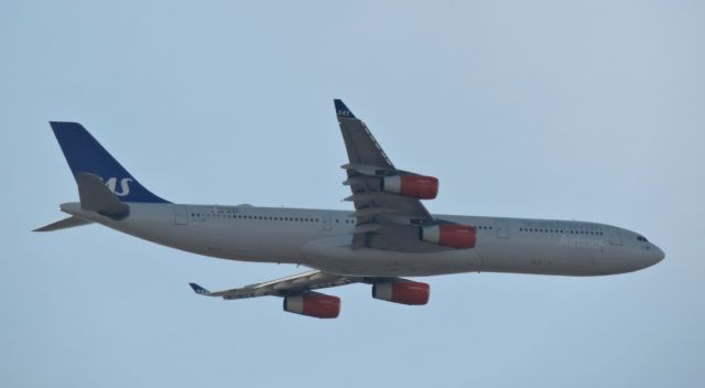 Airbus A340-300 (OY-KBD) - Minutes till landing, winter 2019.