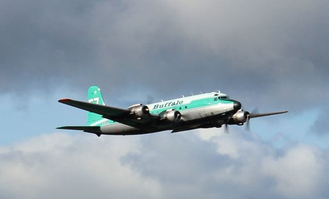 Douglas C-54 Skymaster (C-FIQM)