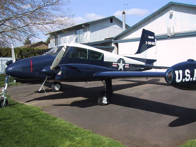 Cessna 310 (N2640C)