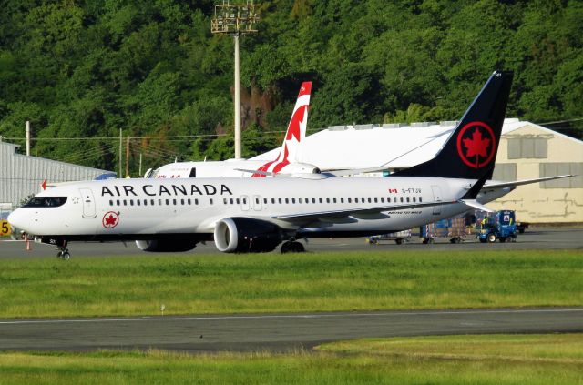 Boeing 737 MAX 8 (C-FTJV)