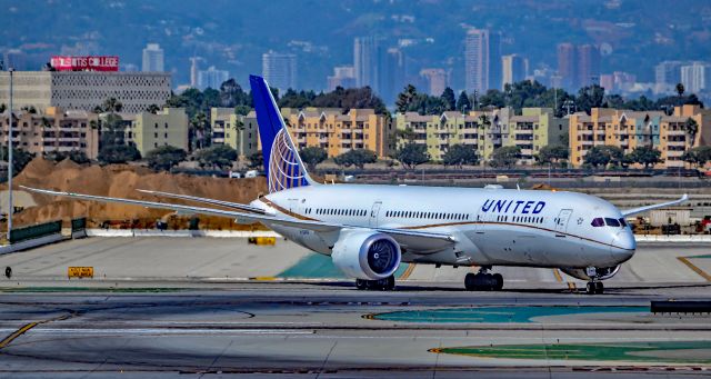 Boeing 787-9 Dreamliner (N15969) - N15969 United Airlines Boeing 787-9 Dreamliner s/n 60142 - Delivered February 2017 br /br /Los Angeles International Airport (IATA: LAX, ICAO: KLAX, FAA LID: LAX)br /Photo: TDelCorobr /September 3, 2017