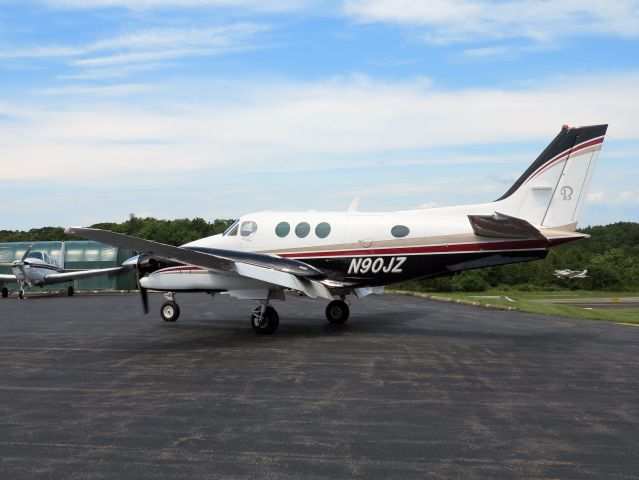 Beechcraft King Air 90 (N90JZ)