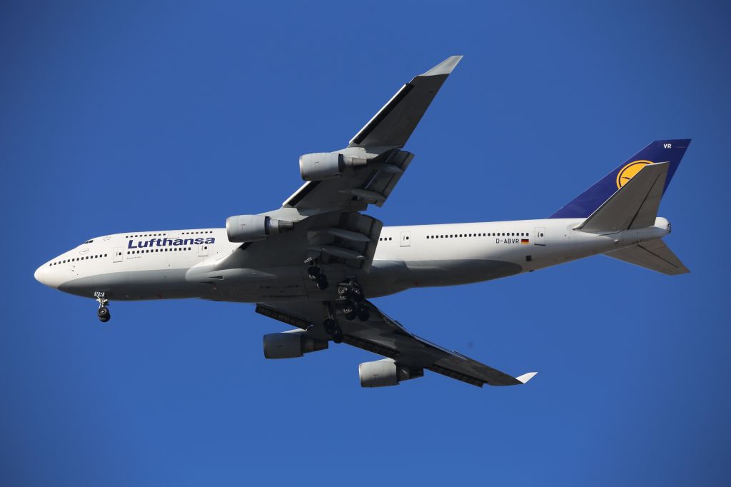 Boeing 747-400 (D-ABVR)