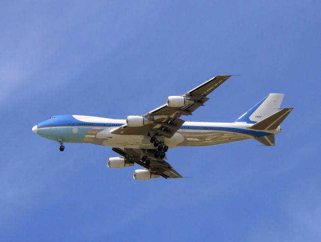 Boeing 747-200 (92-9000) - At the time the rudder had been replaced or repainted, cutting off part of the registration. The metal surfaces are polished beautifully.