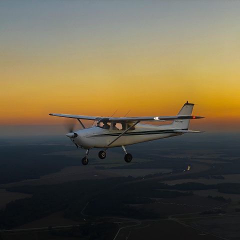 Cessna Skyhawk (N7639T)