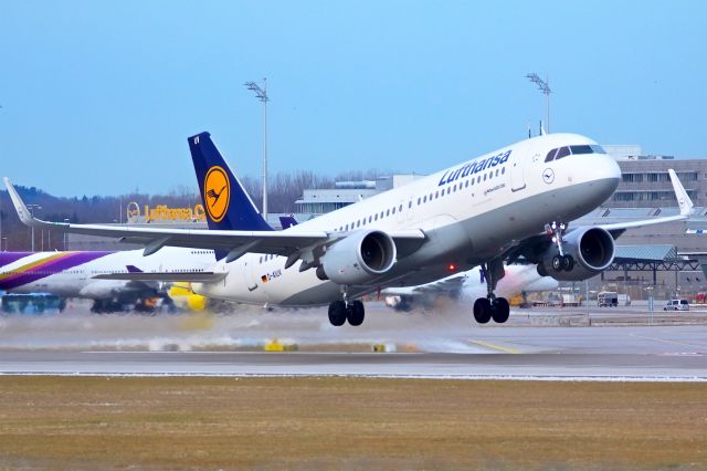 Airbus A320 (D-AIUV)