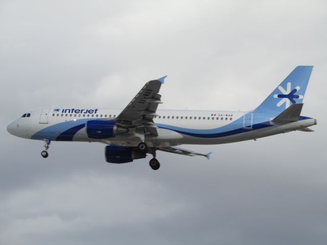 Airbus A320 (XA-WAB)