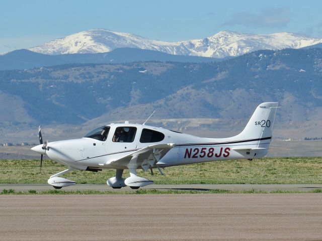 Cirrus SR-20 (N258JS)