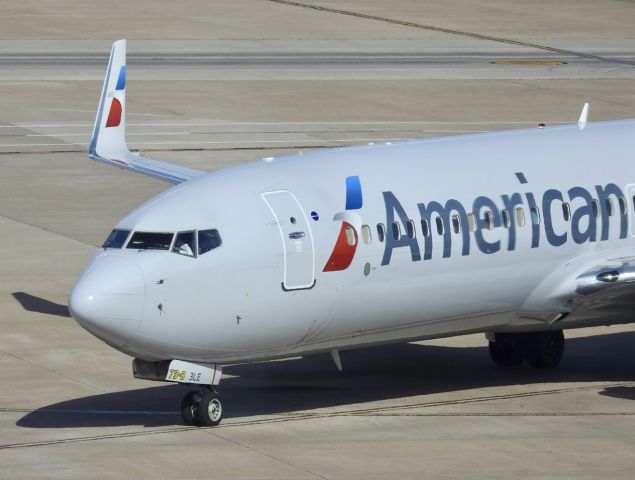 Boeing 737-800 (N941NN)