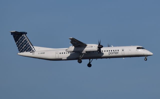 de Havilland Dash 8-400 (C-GKQB)