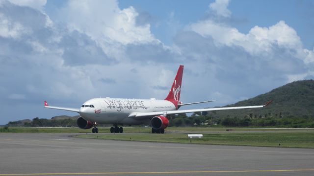 Airbus A330-200 (G-VWND)