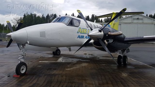 Beechcraft Super King Air 200 (C-GNBB)
