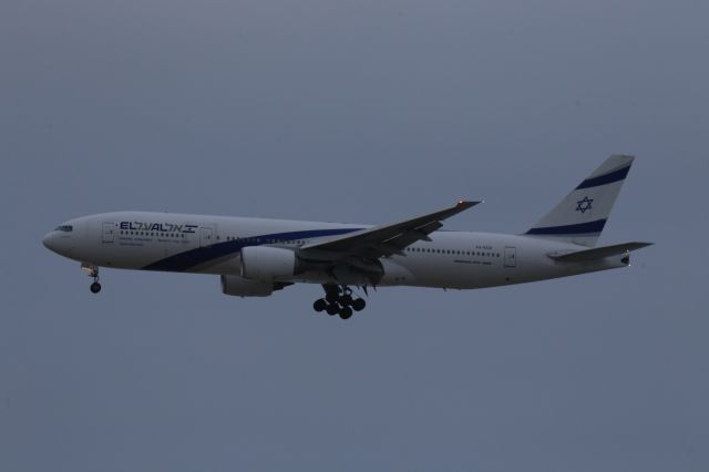 Boeing 777-200 (4X-ECE)