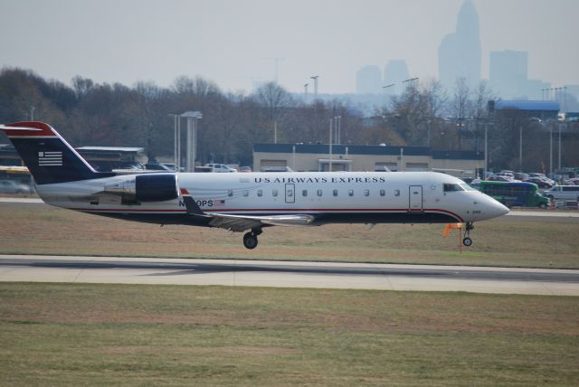 Canadair Regional Jet CRJ-200 (N250PS) - Approaching runway 18C - 3/11/09