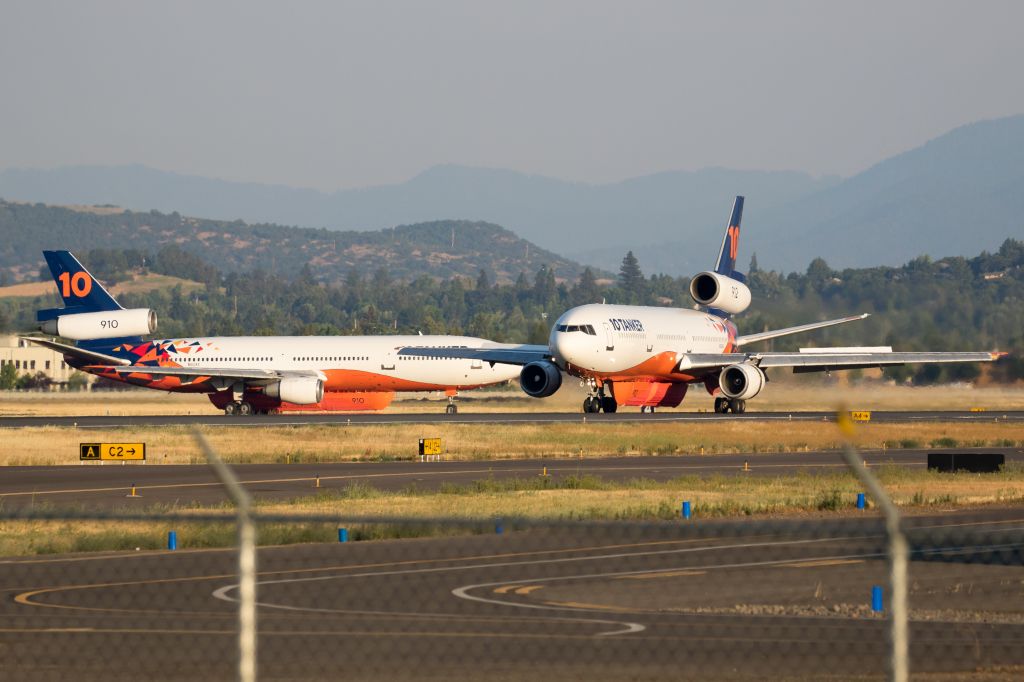 McDonnell Douglas DC-10 (N612AX)