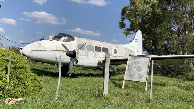 Hawker Siddeley Dove — - De Havilland Dove in Ensenada airdrome. La Plata Airclub