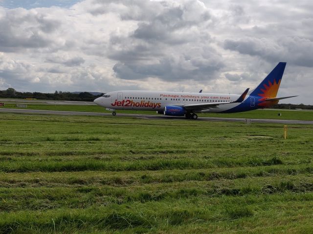 Boeing 737-800 (G-JZBF) - JET2 TAXING AFTER LANDING AT MANCHESTER 