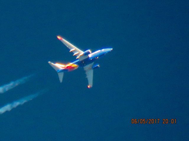 Boeing 737-700 (N7820L)