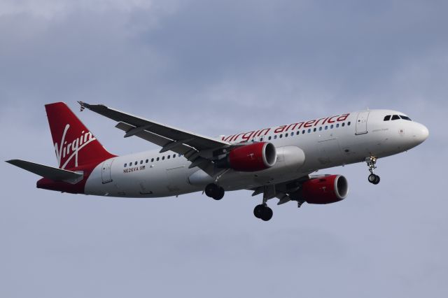 Airbus A320 (N626VA)