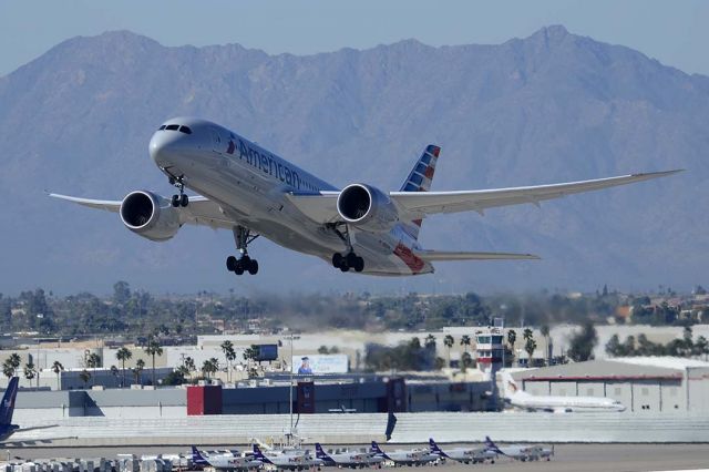 Boeing 787-8 (N800AN) - American Boeing 787-823 N800AN departing from Phoenix Sky Harbor Airport for Dallas-Fort Worth Airport on March 7, 2015. 