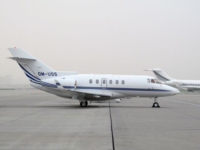 Hawker 800 (OM-USS) - 3 NOV 204