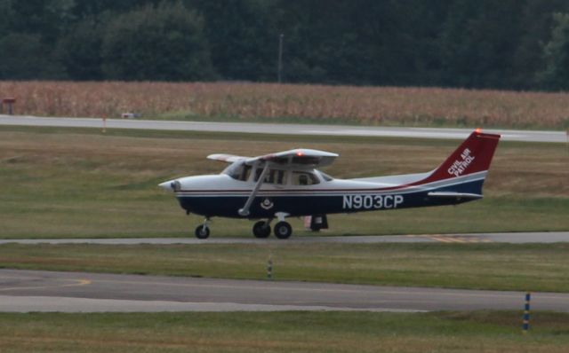 Cessna Skyhawk (N903CP) - Taxiing on 8/31/11
