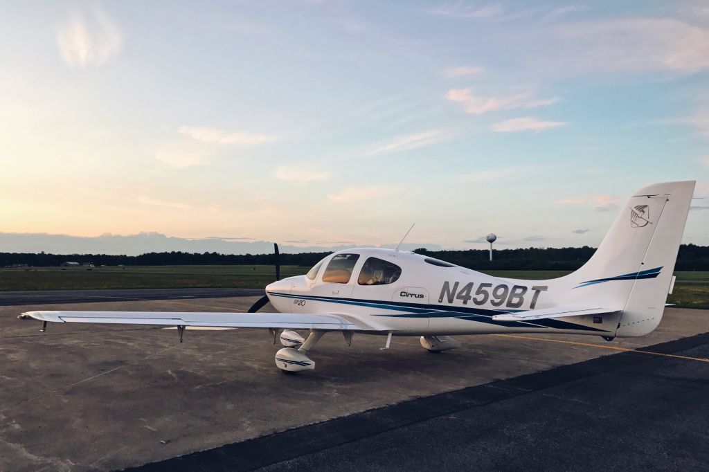 Cirrus SR-20 (N459BT)