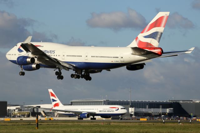 Boeing 747-400 (G-BNLB) - Landing at LHR.