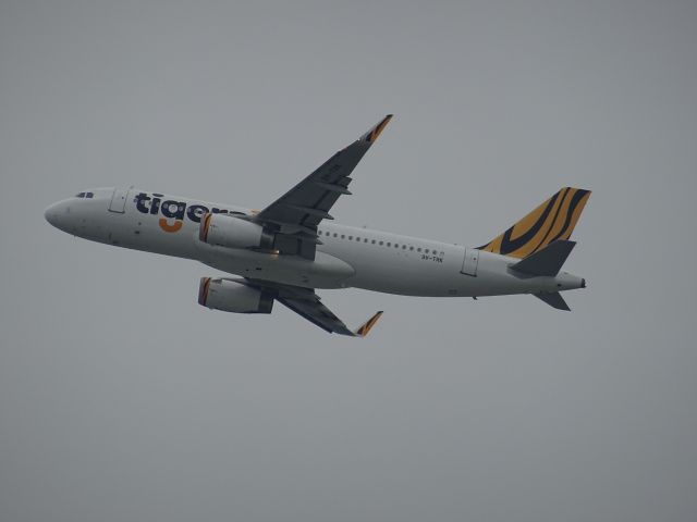 Airbus A320 (9V-TRK)