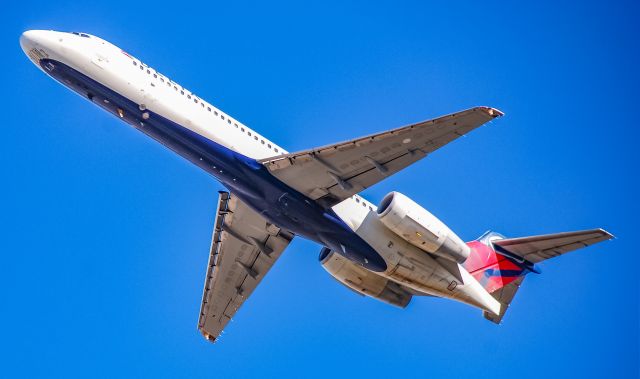 Boeing 717-200 (N906AT) - Taking off in perfect conditions back to Atlanta.