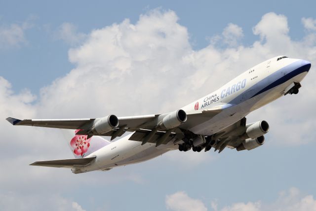 Boeing 747-400 (B-18723)