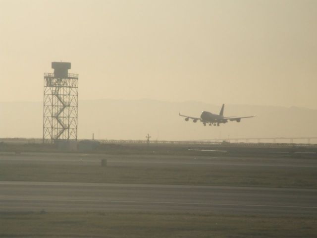 Boeing 747-400 — - Morning arrival on 28R KSFO