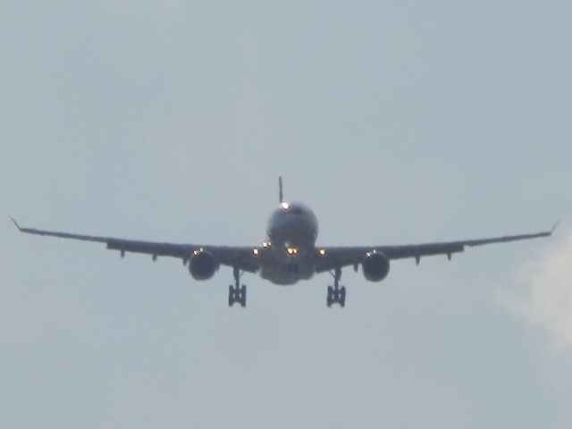 Airbus A330-300 (HB-JHB)