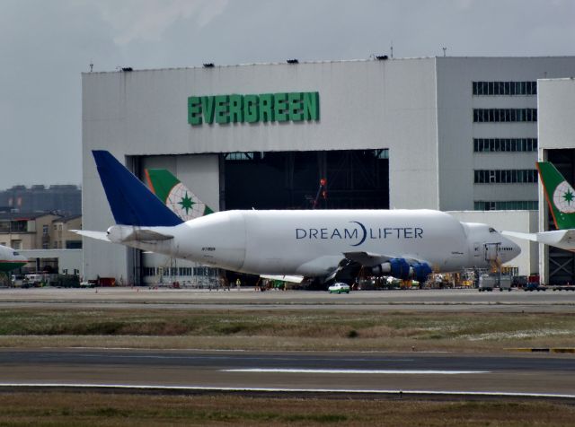 Boeing 747-400 (N718BA) - Boeing (Atlas Air)