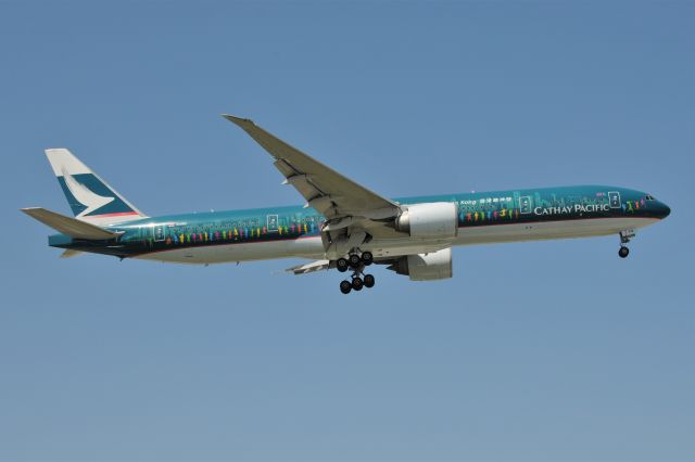 BOEING 777-300 (B-KPB)