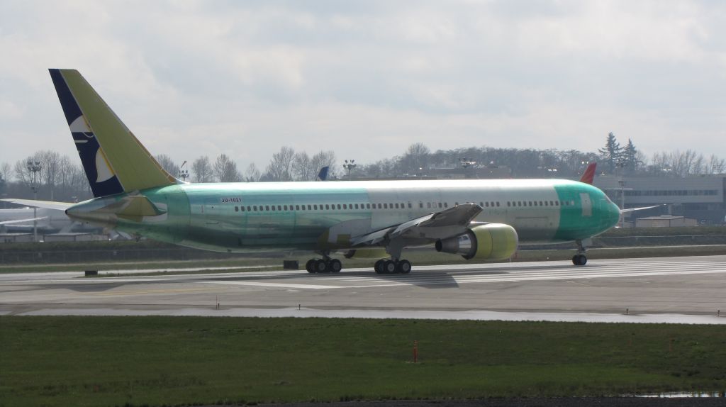 BOEING 767-300 (JU-1021) - Unpainted Mongolian Airlinesbr /You can watch for its Beautiful Take-off in this HD videobr /a rel=nofollow href=http://www.youtube.com/watch?v=qsJ0w2GEOlwhttp://www.youtube.com/watch?v=qsJ0w2GEOlw/a