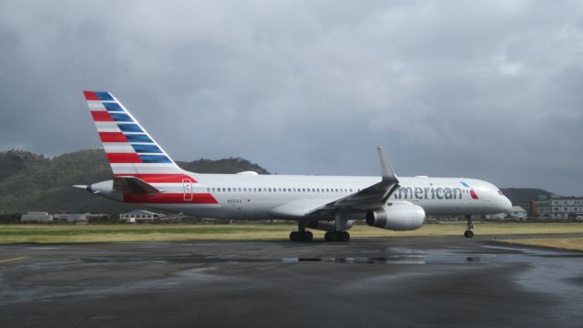 Boeing 757-200 (N691AA)