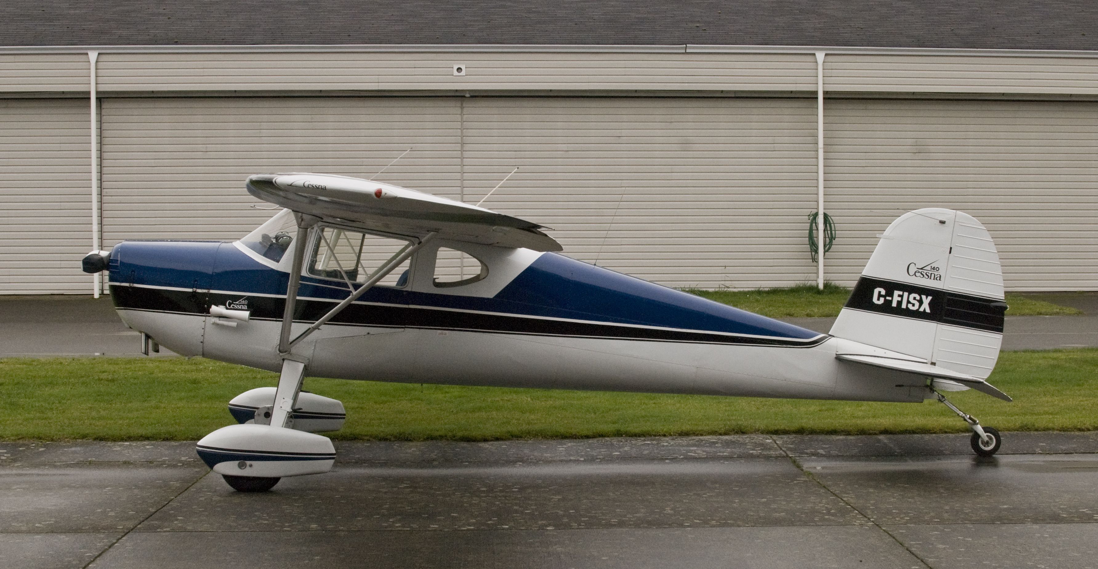 Cessna 140 (C-FISX)